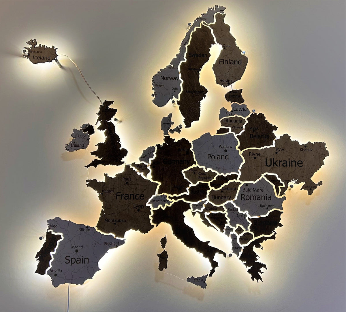 Europe LED map on acrylic glass with backlighting between countries color Terra — buy | FACTURA