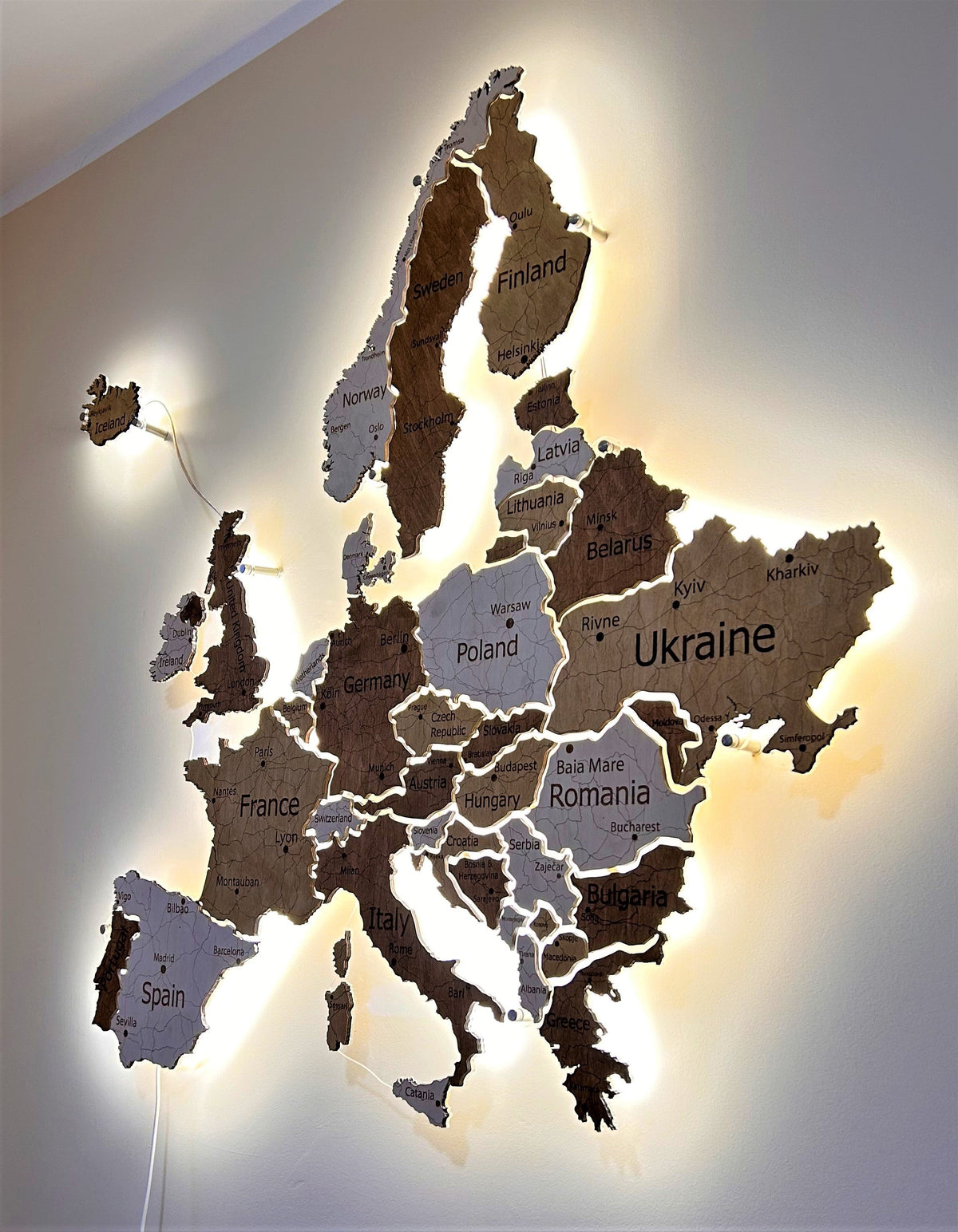 Europe LED map on acrylic glass with backlighting between countries color Terra — buy | FACTURA
