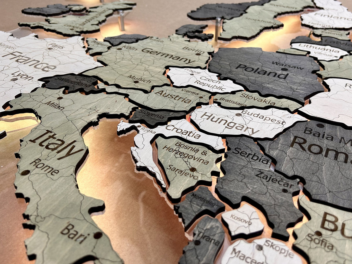 Europe LED map on acrylic glass with backlighting between countries color Verde — buy | FACTURA