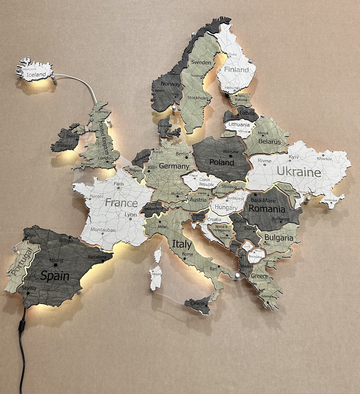 Europe LED RGB map on acrylic glass with backlighting between countries color Verde — buy | FACTURA