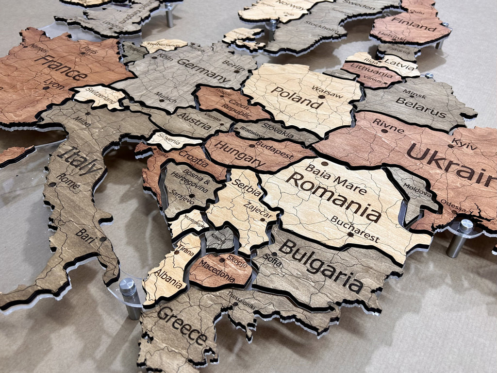 Europe LED map on acrylic glass with backlighting between countries color Warm — buy | FACTURA