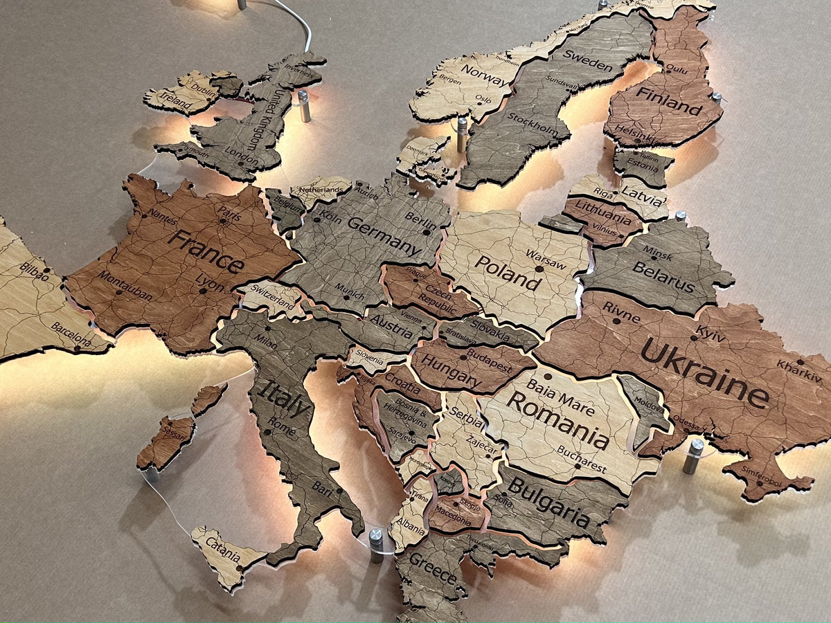 Europe LED map on acrylic glass with backlighting between countries color Warm — buy | FACTURA