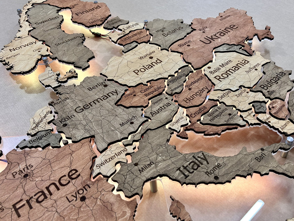 Europe LED map on acrylic glass with backlighting between countries color Warm — buy | FACTURA