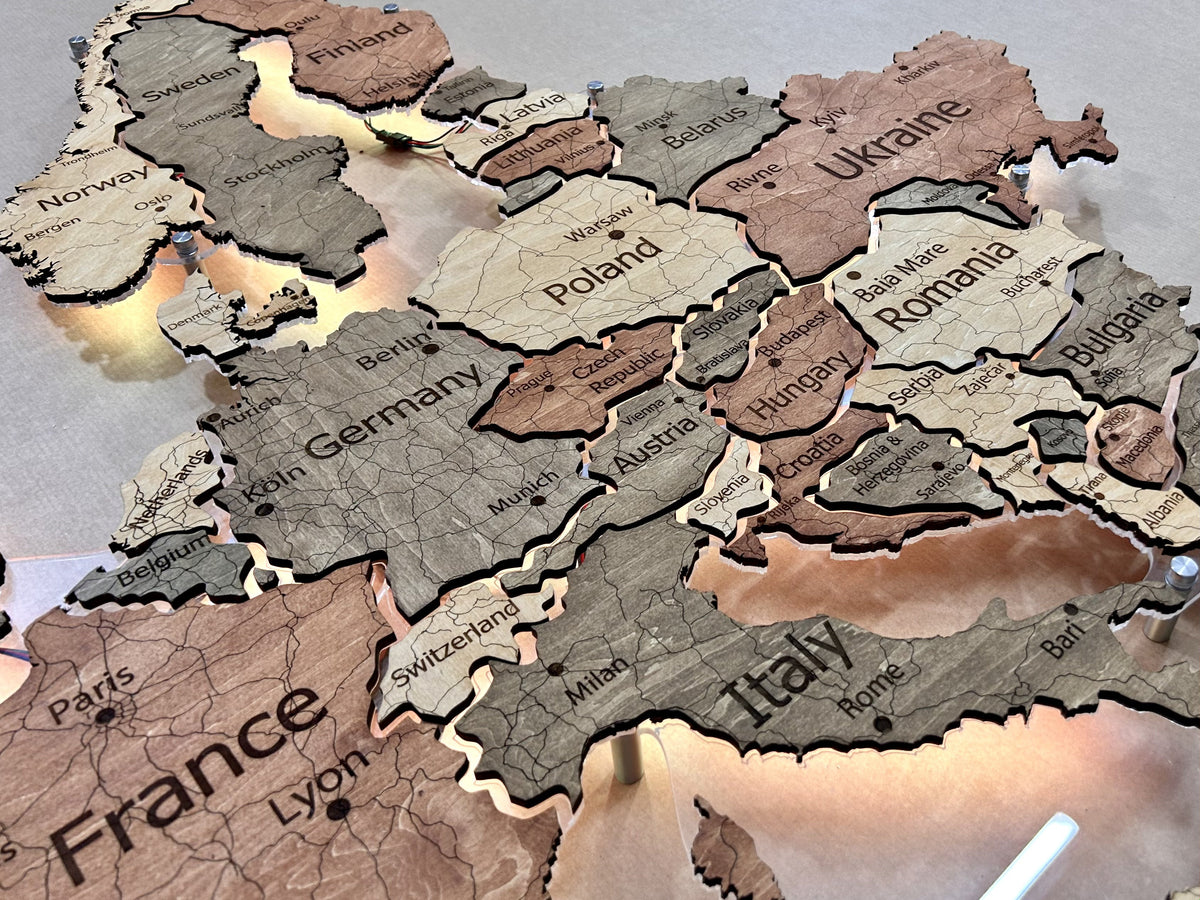 Europe LED map on acrylic glass with backlighting between countries color Warm — buy | FACTURA