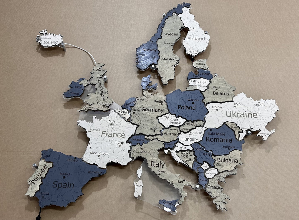 Europe LED map on acrylic glass with backlighting between countries color Deep — buy | FACTURA