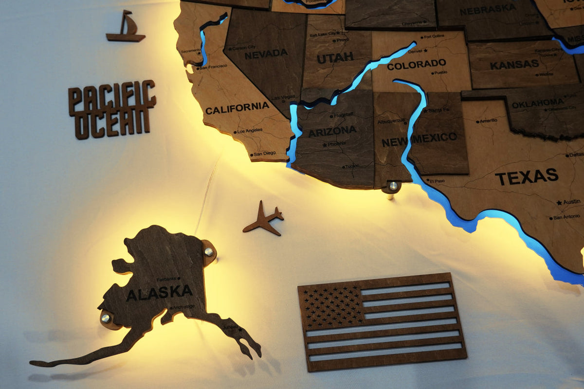 Wooden USA Map With LED – With Rivers, color Elis — buy | FACTURA